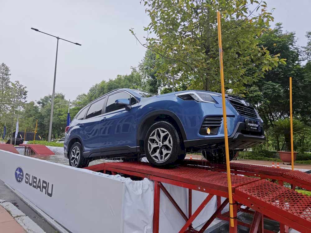 Subaru Forester giảm gi&aacute; l&ecirc;n đến 379 triệu xả h&agrave;ng tồn kho 