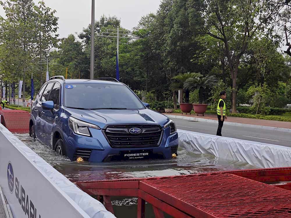 Subaru Forester giảm gi&aacute; l&ecirc;n đến 379 triệu xả h&agrave;ng tồn kho 