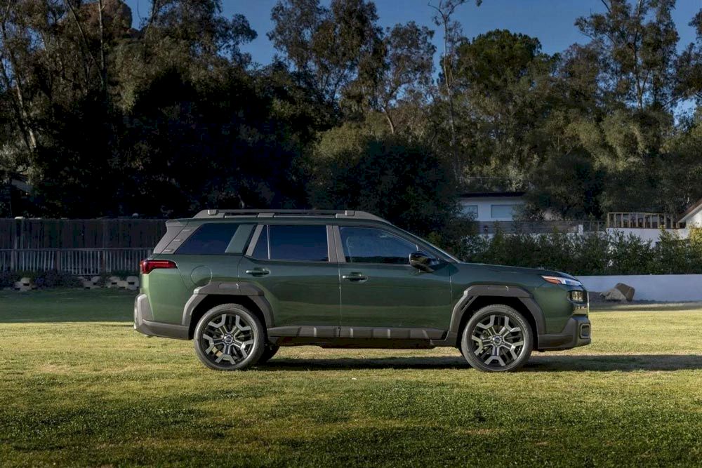 Subaru Outback 2026 đã chính thức ra mắt với thiết kê SUV vuông vức