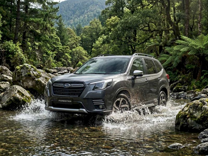 Subaru Forester giảm hơn 300 triệu đồng: SUV thực dụng đáng mua thời điểm này